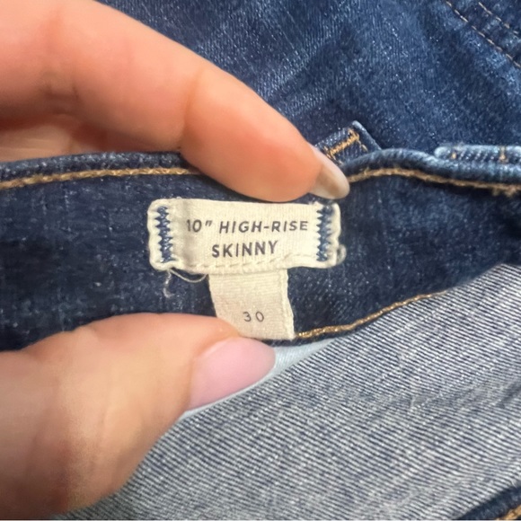 Madewell Women’s Medium Wash 10 inch High Rise Distressed size 30 - Picture 10 of 11